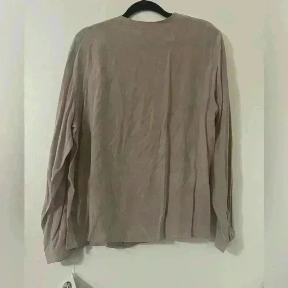 100% silk NWT shirt in a beautiful blush pink color size large (J141) - Picture 5 of 8